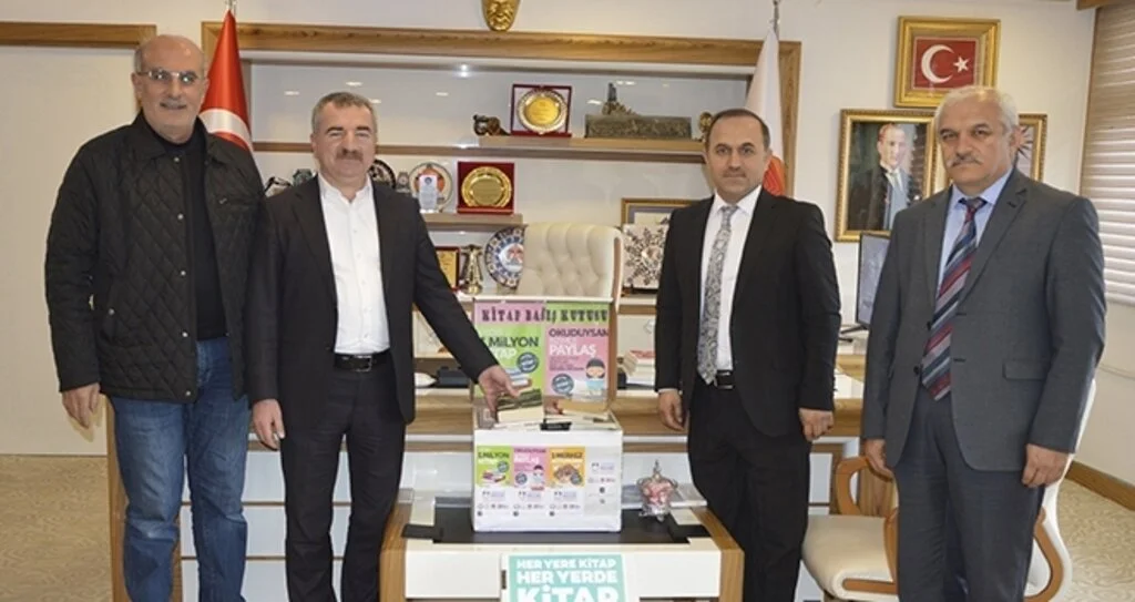 Her Yere Kitap, Her Yerde Kitap