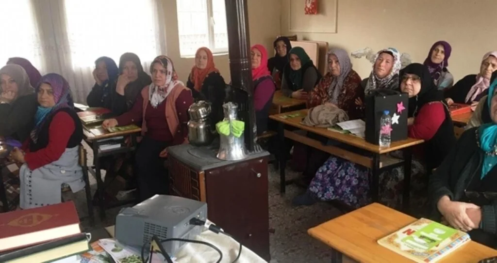 Kadın çiftçilere “Sağlıklı Üret, Güvenle Tüket” eğitimi