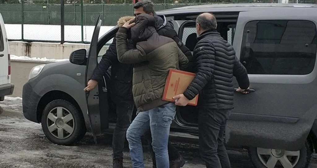 Kamyonlardan akü hırsızlığı iddiasına gözaltı