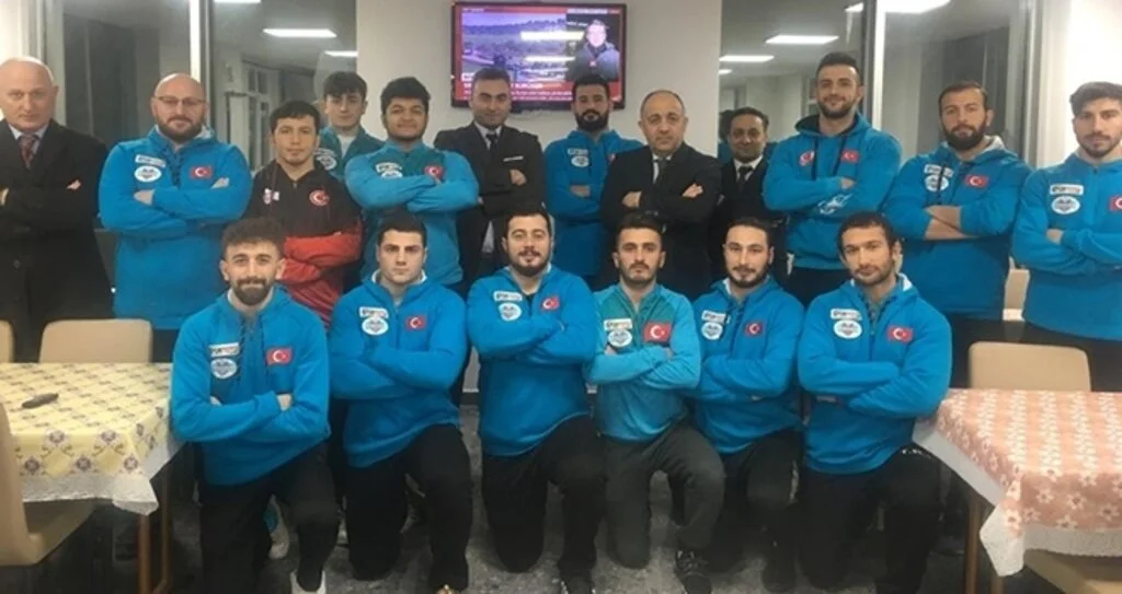 Kasapoğlu Milli Sporcuları Ziyaret Etti