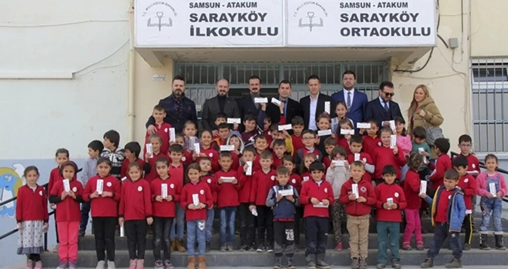 Köyde okuyan öğrencilere ağız ve diş sağlığı eğitimi