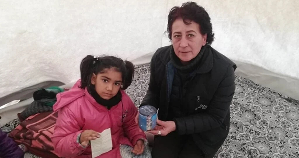 Kumbarasında biriktirdiği paraları Elazığ’a gönderdi
