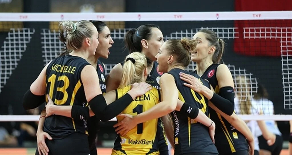 Lider VakıfBank seriyi 13 maça çıkardı