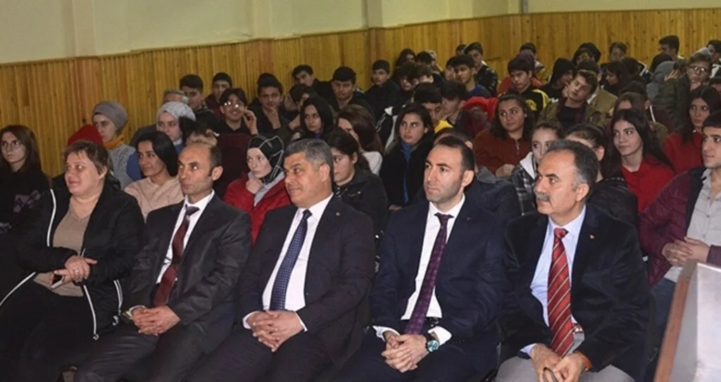 Meslek öğrencilerine etkili iletişim semineri 