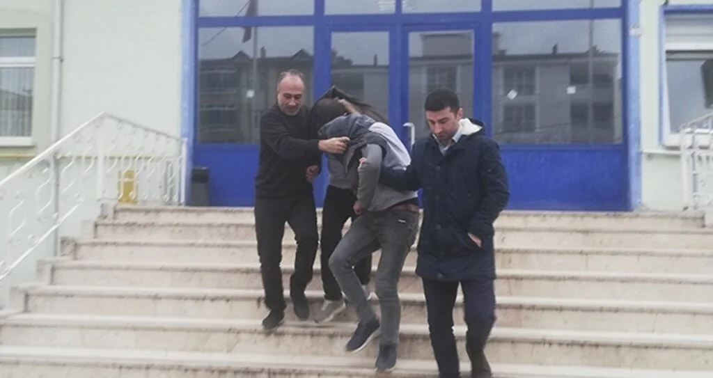 Motosiklet hırsızları yakayı ele verdi