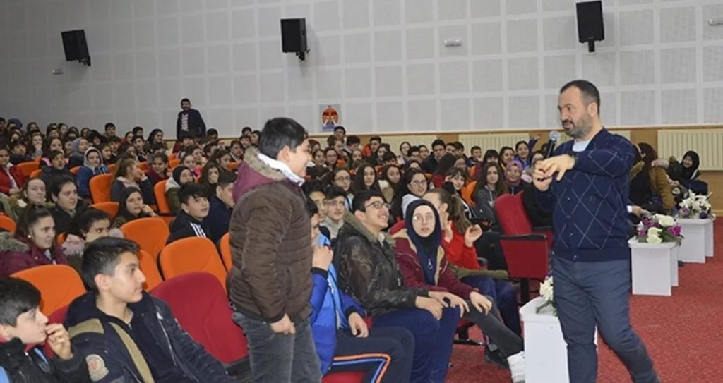 Öğrencilere 'Motivasyon' Semineri