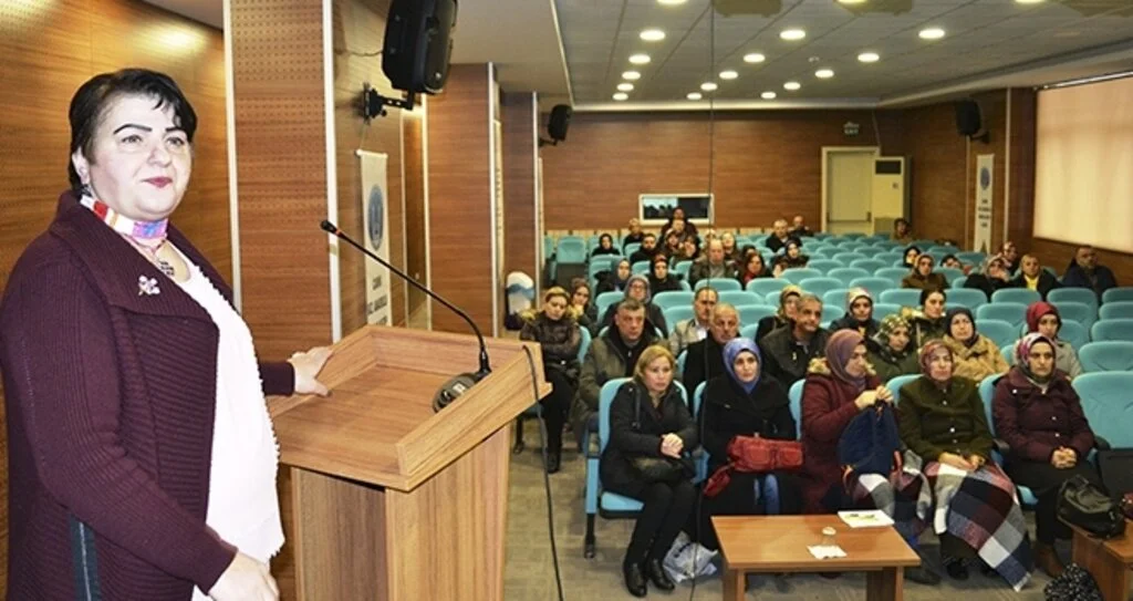 Okul kantinlerine hijyen kuralları konulu eğitim veriliyor