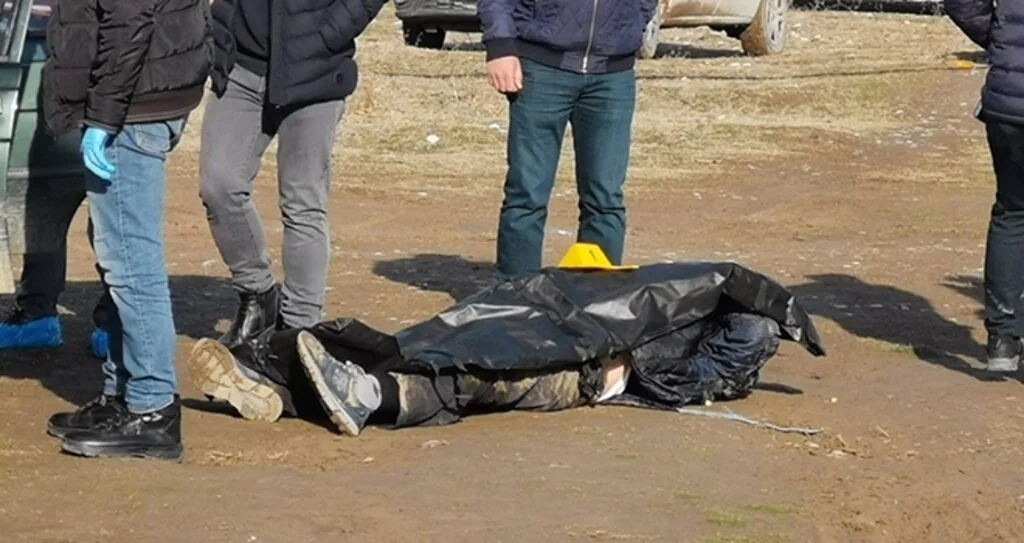 Öldürüp Tarlaya Attılar