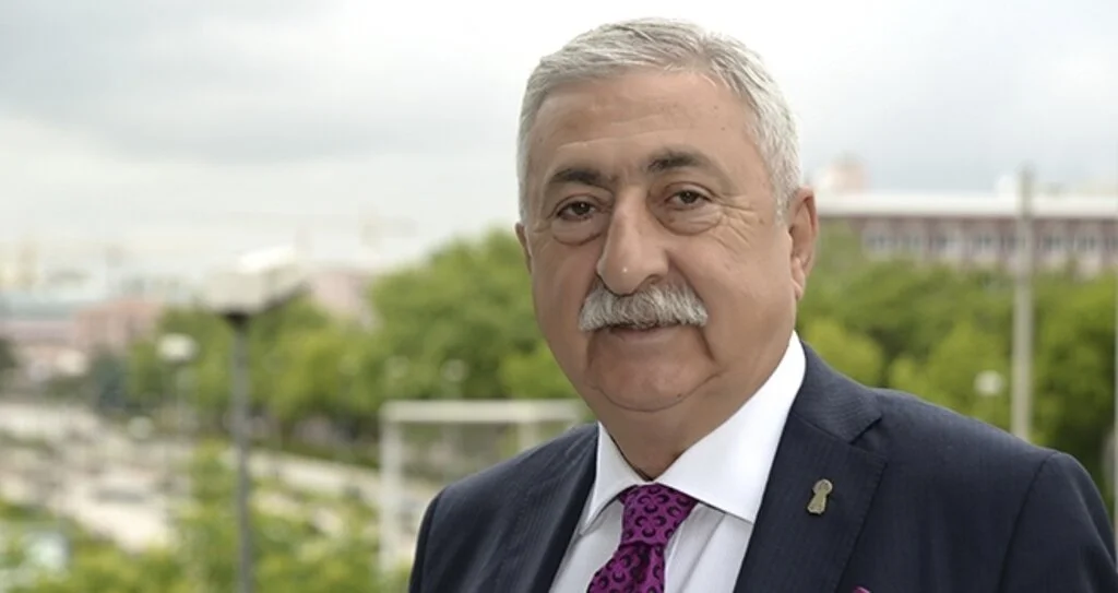 Palandöken: 1,5 Milyon Pos Cihazının Kullanım Ücreti Kalkmalı