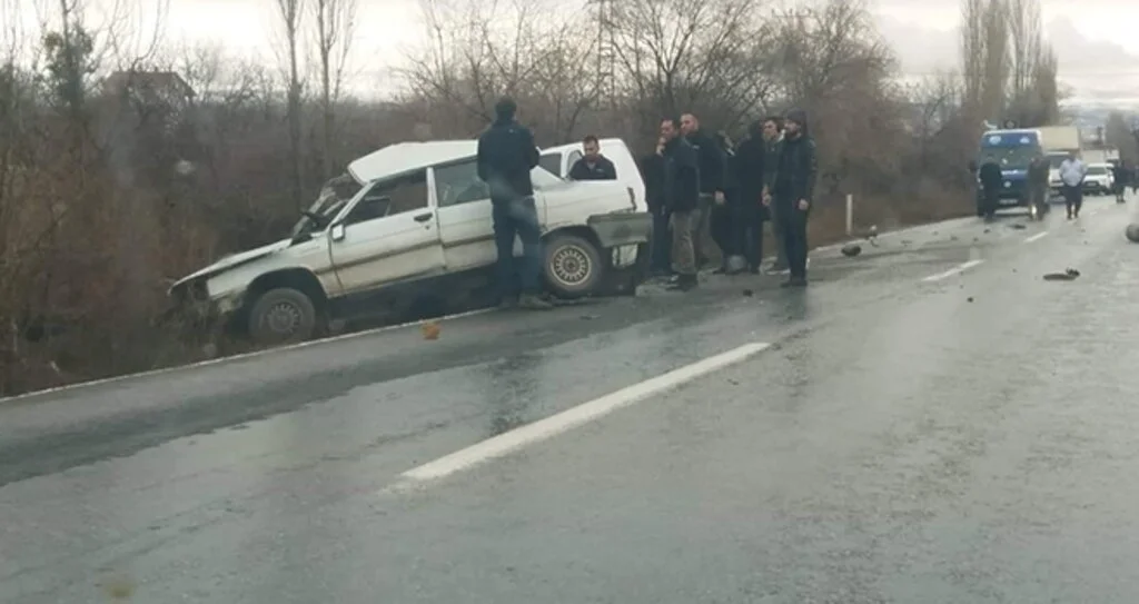 Para Nakil Aracıyla Otomobil Çarpıştı: 1 ölü