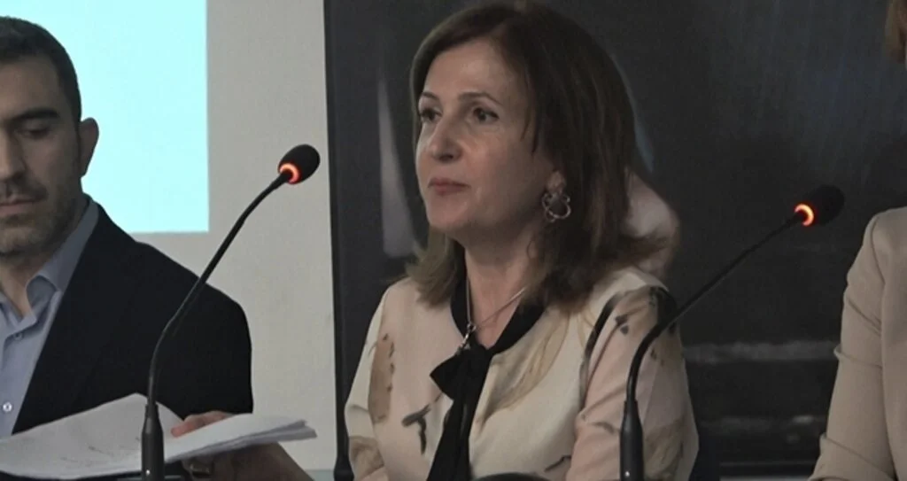 Prof. Dr. Asuman Birinci'den 'korona' uyarısı: Panik havasına yer vermeyin