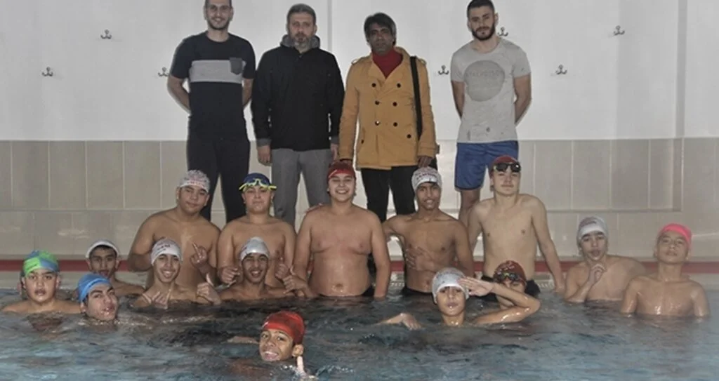 Roman Çocuklara Yüzme Eğitimi