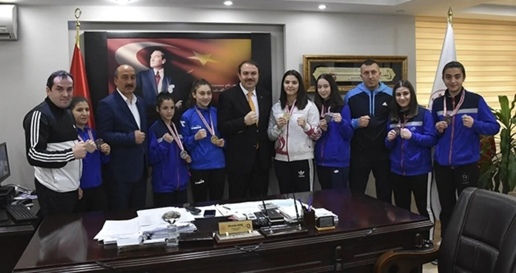 Şampiyon olarak geri döndü