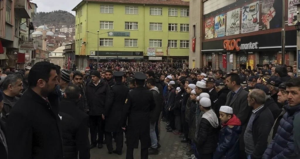 Şehidi Binler Uğurladı