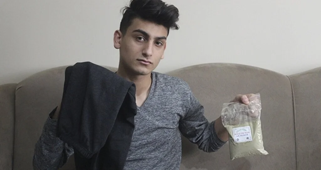 Sosyal medyadan pantolon sipariş etti, kutudan çıkanlar şoke etti