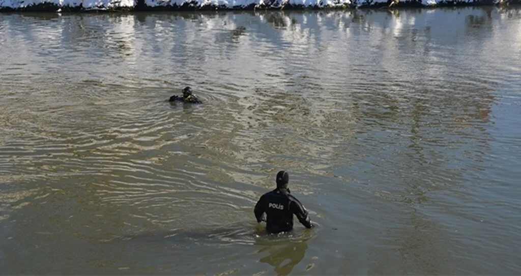 Terme Çayı'nda kaybolan baba hala bulunamadı