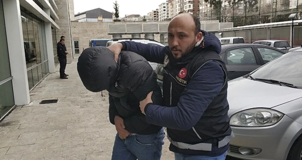 Uyuşturucu suçundan gözaltına alındı