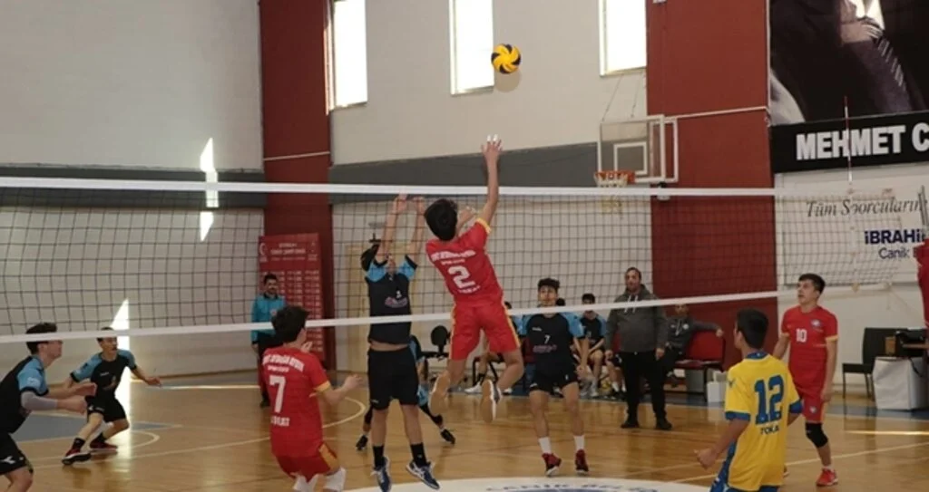 Voleybol'da Yarı Final Zamanı