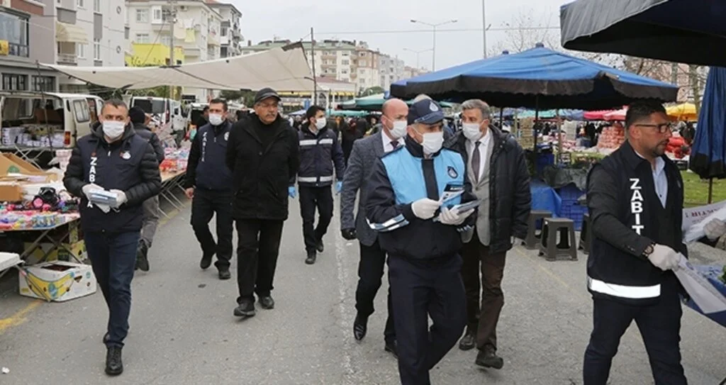 Atakum Zabıtası’ndan Pazarda Salgın Önlemi