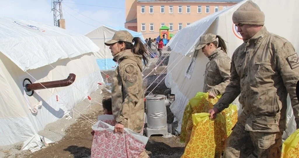 Başkale’de depremin yaraları sarılıyor