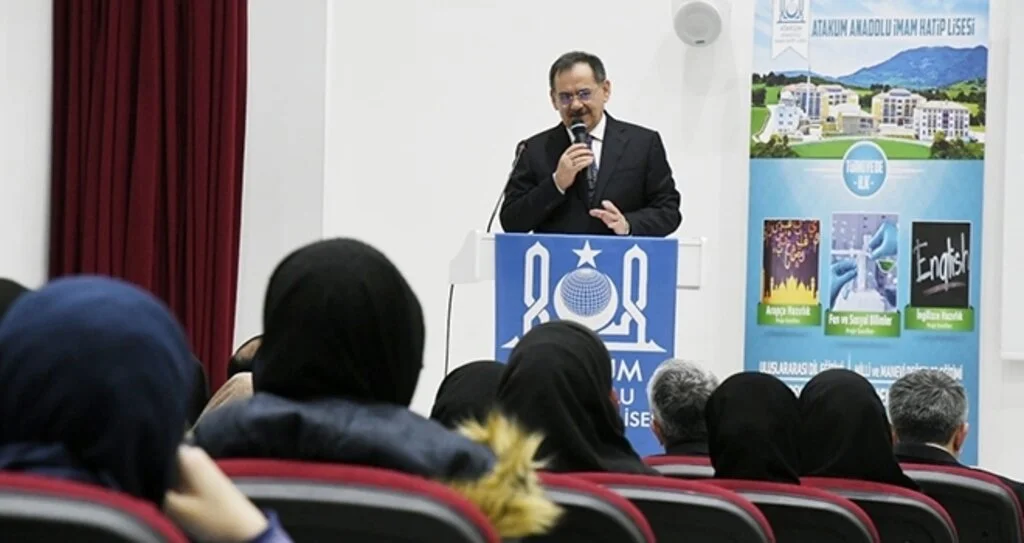 Başkan Demir İdlib şehidinin mezun olduğu okulda