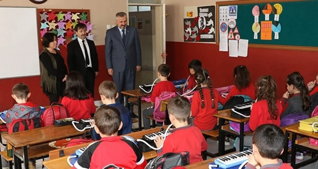 Başkan Kılıç’tan Okullara Özel İlgi