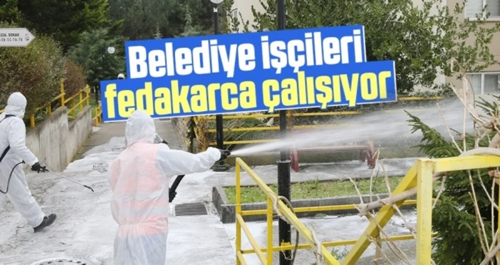 Belediye İşçileri Fedakarca Çalışıyor