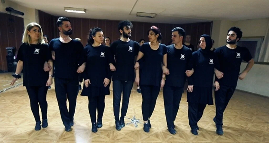 Çerkez kültürünü dans ederek yaşatıyorlar