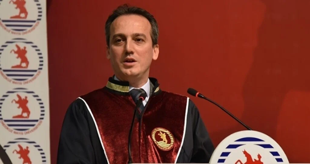 Dekan Terzi: Bu beyaz üniformayı hiçbir zaman kirletmeyin