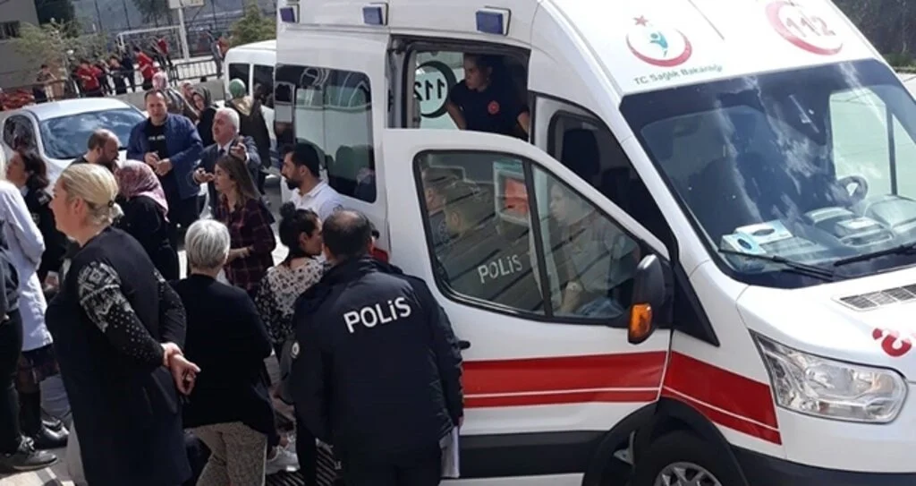 Doğum günün  kutlamasında zehirlendiler 