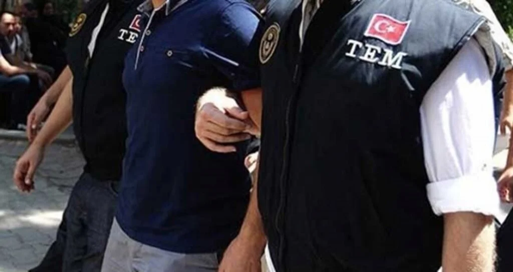 FETÖ'den 6 yıl 3 ay hapis cezası bulunan eski komiser yardımcısı yakalandı