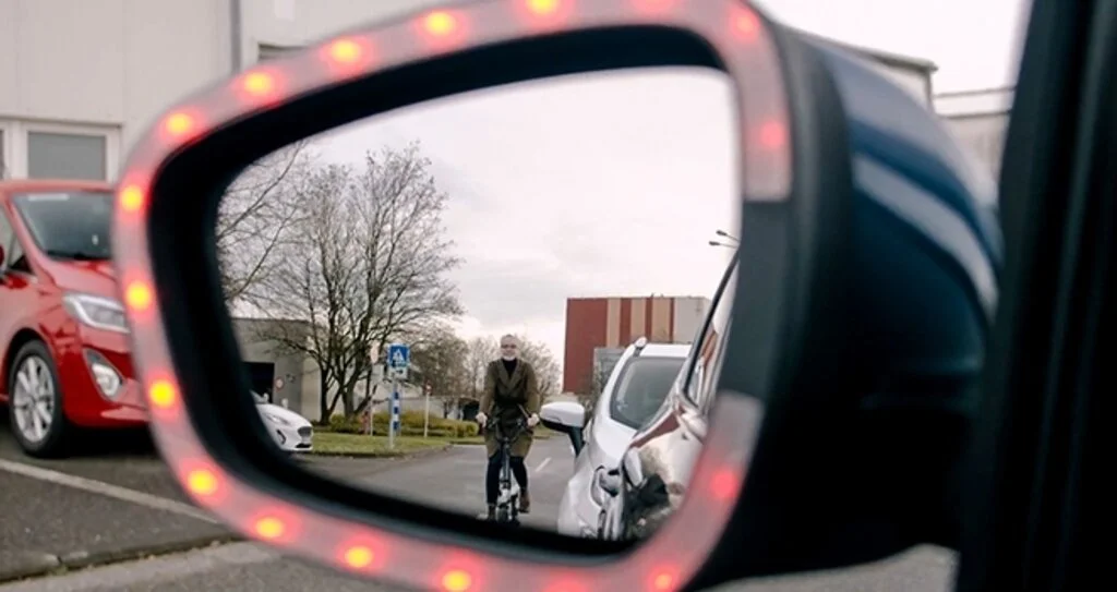 Ford’dan bisiklet, scooter ve motorların üzerine kapı açılmasını engelleyen akıllı teknoloji…