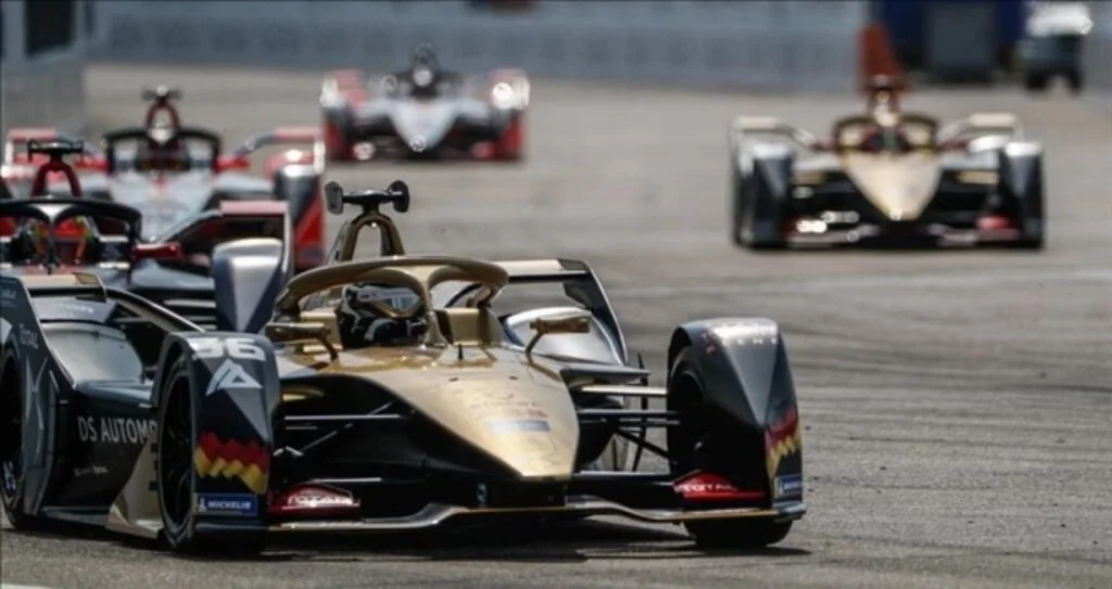 Formula E koronavirüs nedeniyle askıya alındı