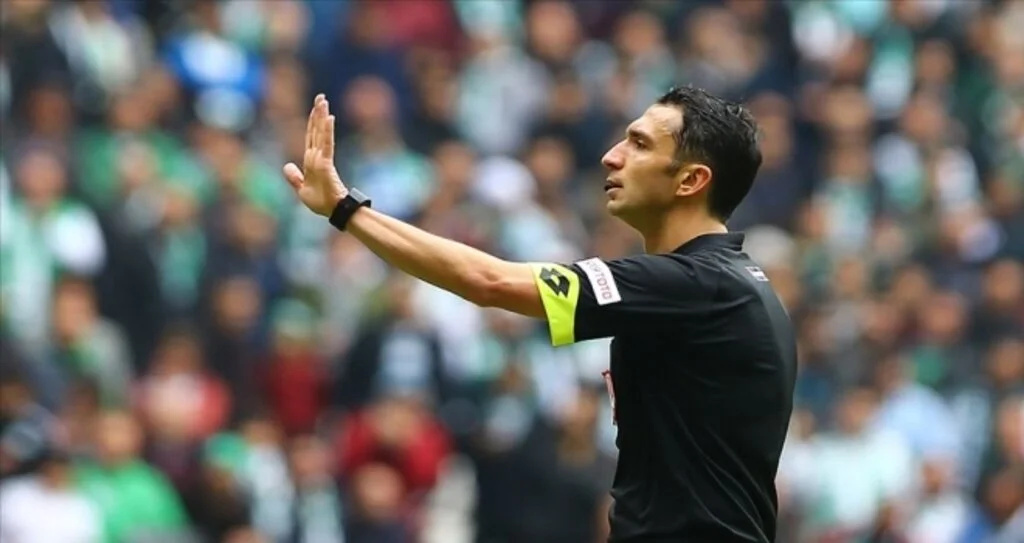 Galatasaray-Beşiktaş derbisinin hakemi belli oldu