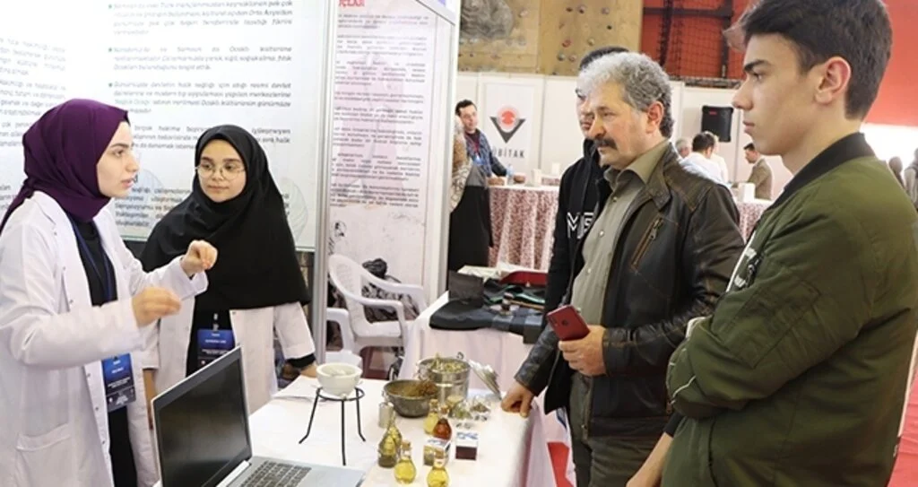 Geleceğin kaşifleri  projelerini sergiliyor