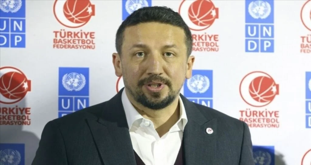Hidayet Türkoğlu'ndan 'evde kaldığını' gösteren 100 kişiye hediye