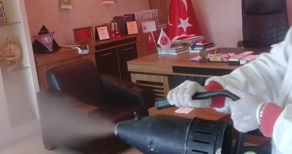 MHP Samsun Binası Köşe Bucak İlaçlandı