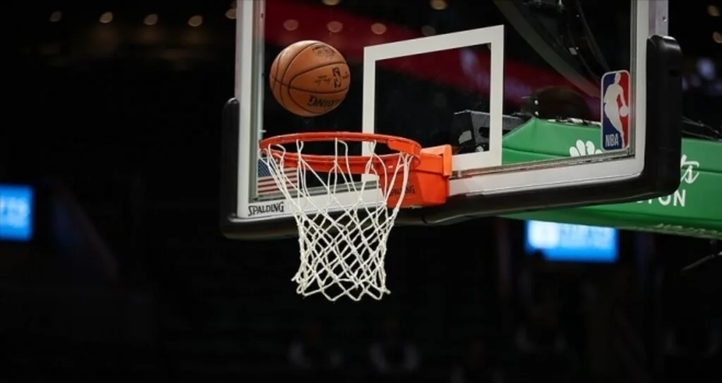 NBA lideri Bucks peş peşe 3. yenilgisini aldı