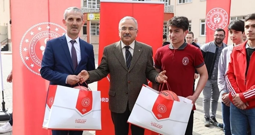 Okullara Malzeme Desteği