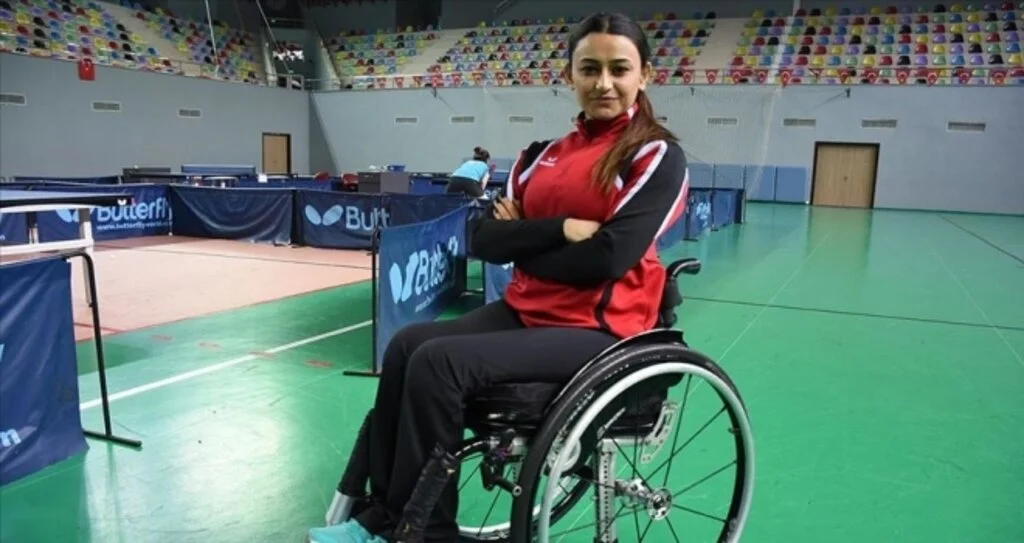 Paralimpik milli masa tenisçinin hedefi başarılı sporcular yetiştirmek