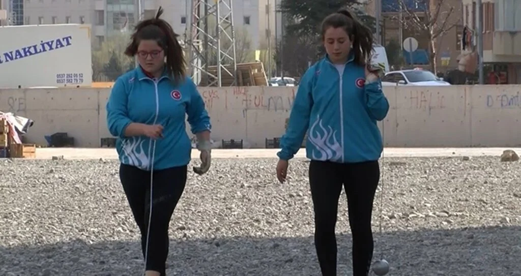 Rekabet İki Şampiyonluk Getirdi