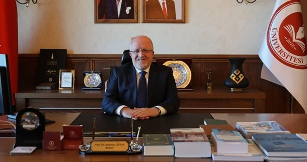 Rektör Aydın: Mehmet Akif Ersoy milletimiz için bir moral ve cesaret kaynağı olmuştur