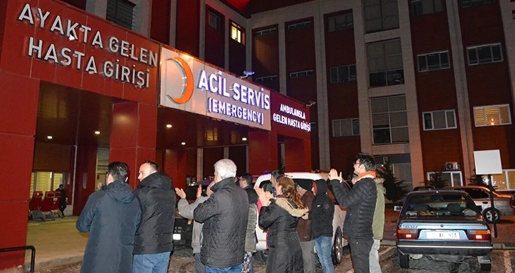 Sağlık çalışanlarına alkış