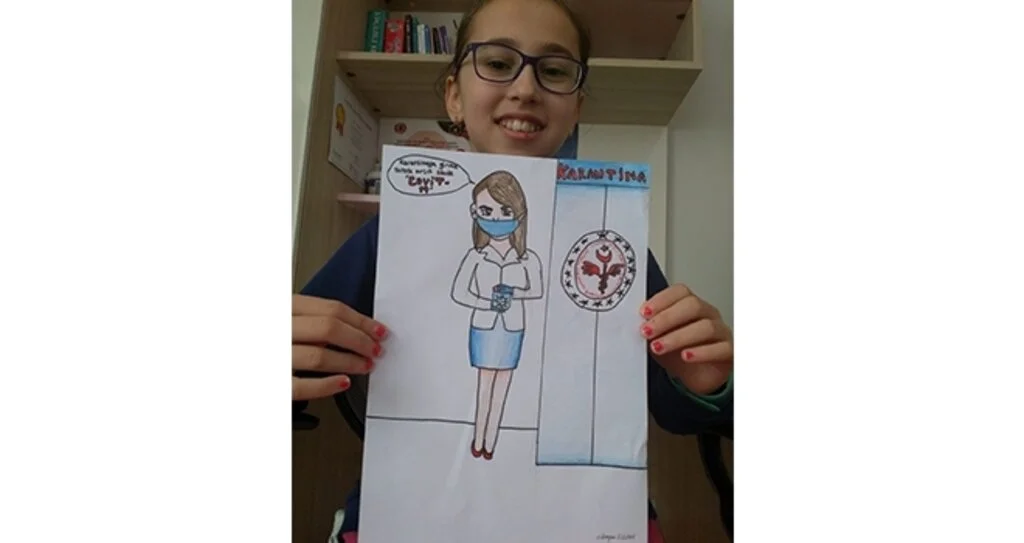 Sağlık çalışanlarına moral olacak resimler çiziyorlar