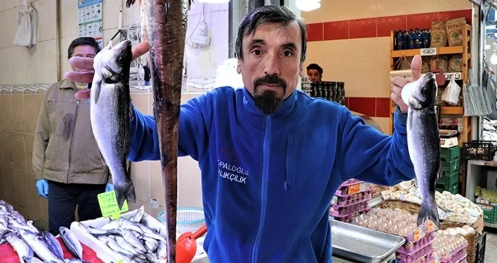Samsun'da Balık Tezgahlarında Her Şey 10 Lira
