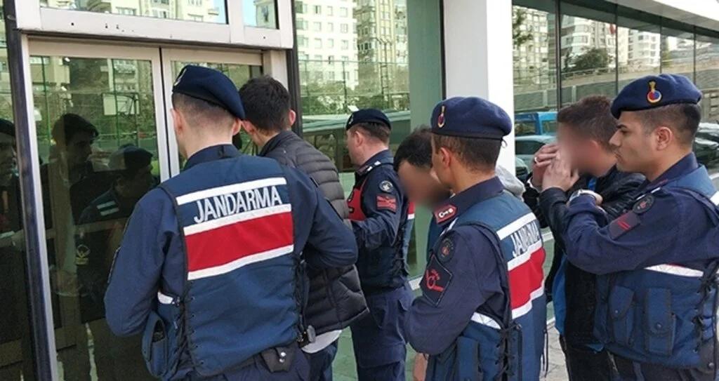 Samsun'da Uyuşturucu ticaretinden 3 kişi tutuklandı
