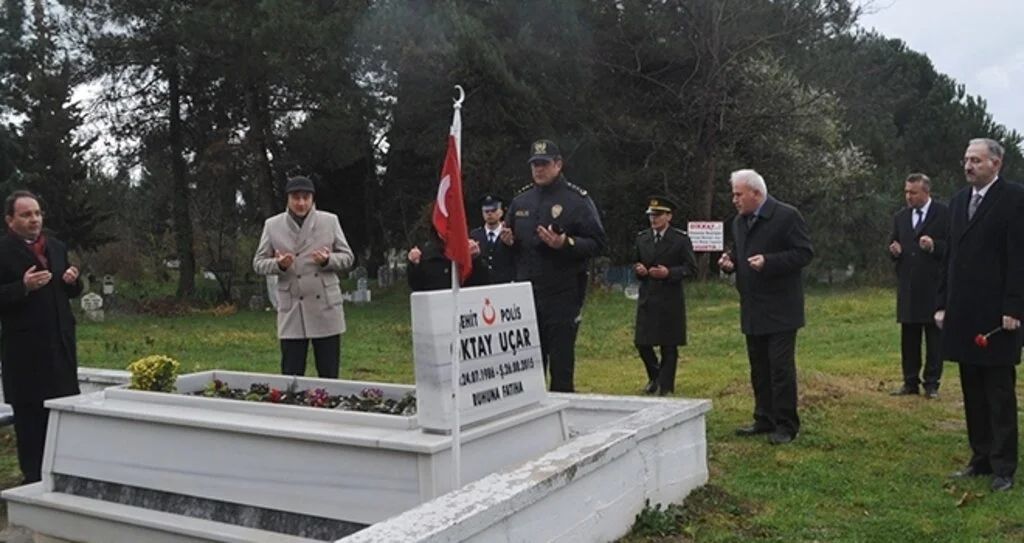 Şehitler Sade Bir Törenle Anıldı