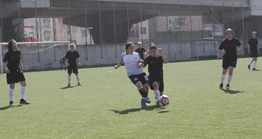 SPOR LİSESİ BİR PUANA RAZI OLDU