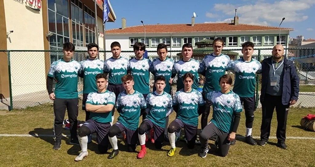 U-18 Erkek Ragbi Takımları Finallerde
