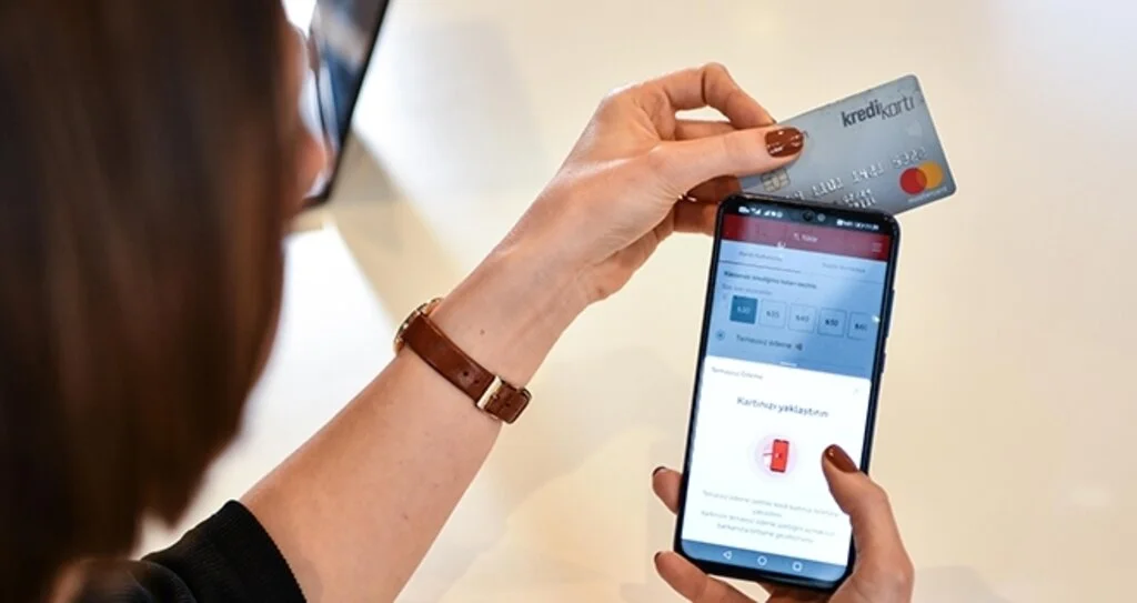 Vodafone ve Masterpass’tan telekomünikasyon sektöründe büyük yenilik: Temassız Kartla Yükleme!